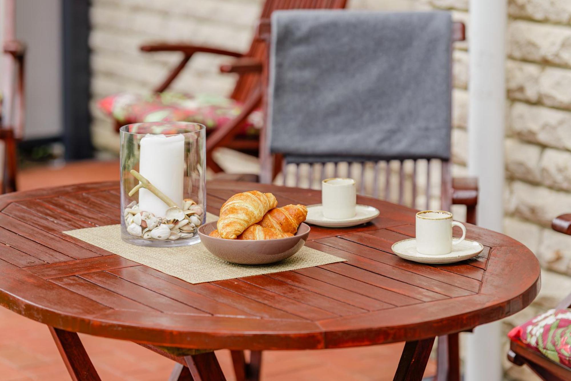 Family Inn Cottage With Terrace Palanga Exterior foto